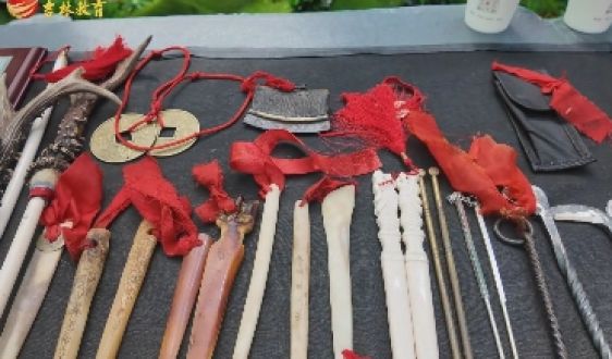 第十五届中国——吉林东北亚博览会：“参把头”挖参工具大曝光